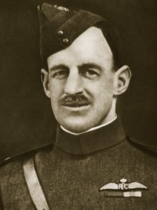 Bulutlarda bir savaşın yalnız kahramanı (fotogravür) by English Photographer